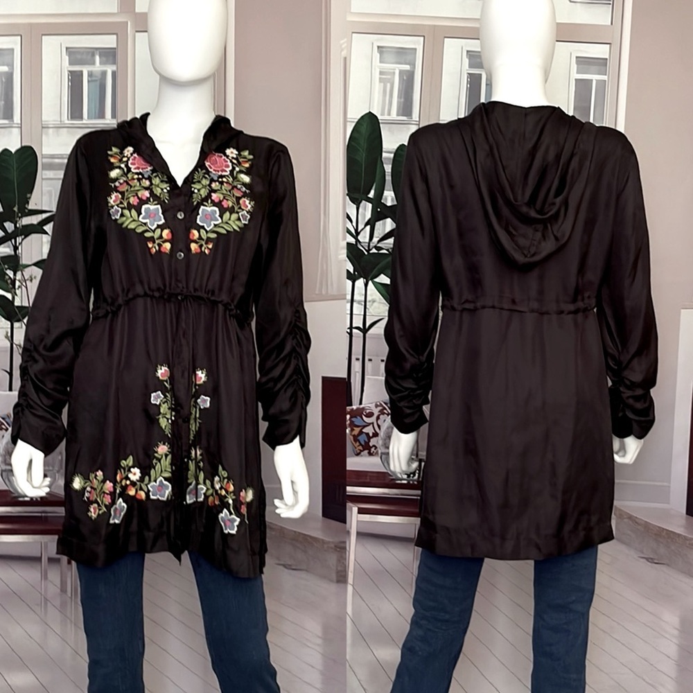 Johnny Was Hooded Button Front Black Silk Embroidered Tunic. Size L. PM